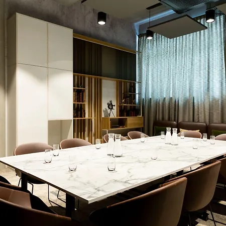 By Marriott מלון 4*