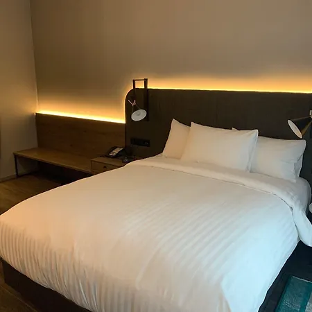 By Marriott 4*