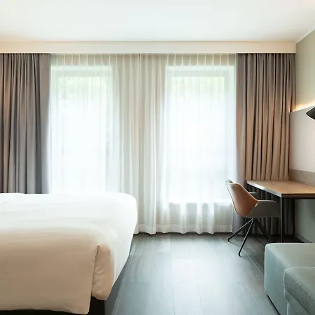 Hotel By Marriott
