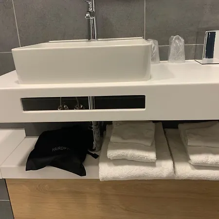 Hotel By Marriott