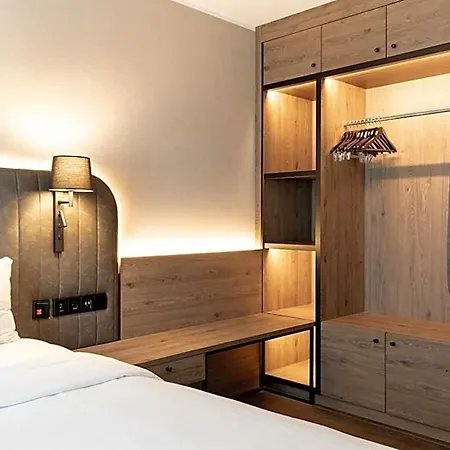 מלון By Marriott 4*