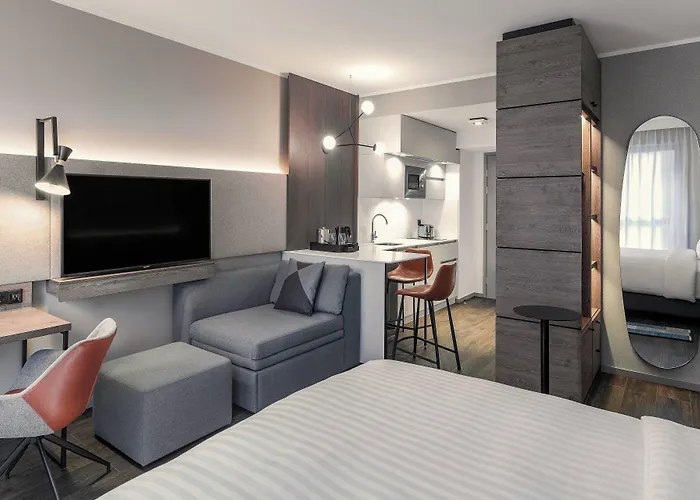 ホテル By Marriott 4*